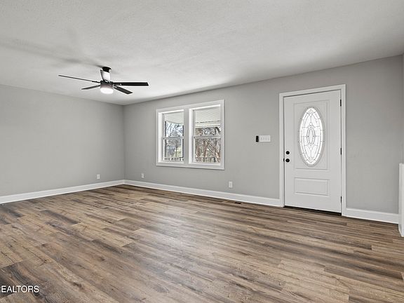 5th image of 2102 Montvale Rd