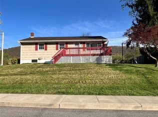 60 Phillips St, Beacon, NY 12508
