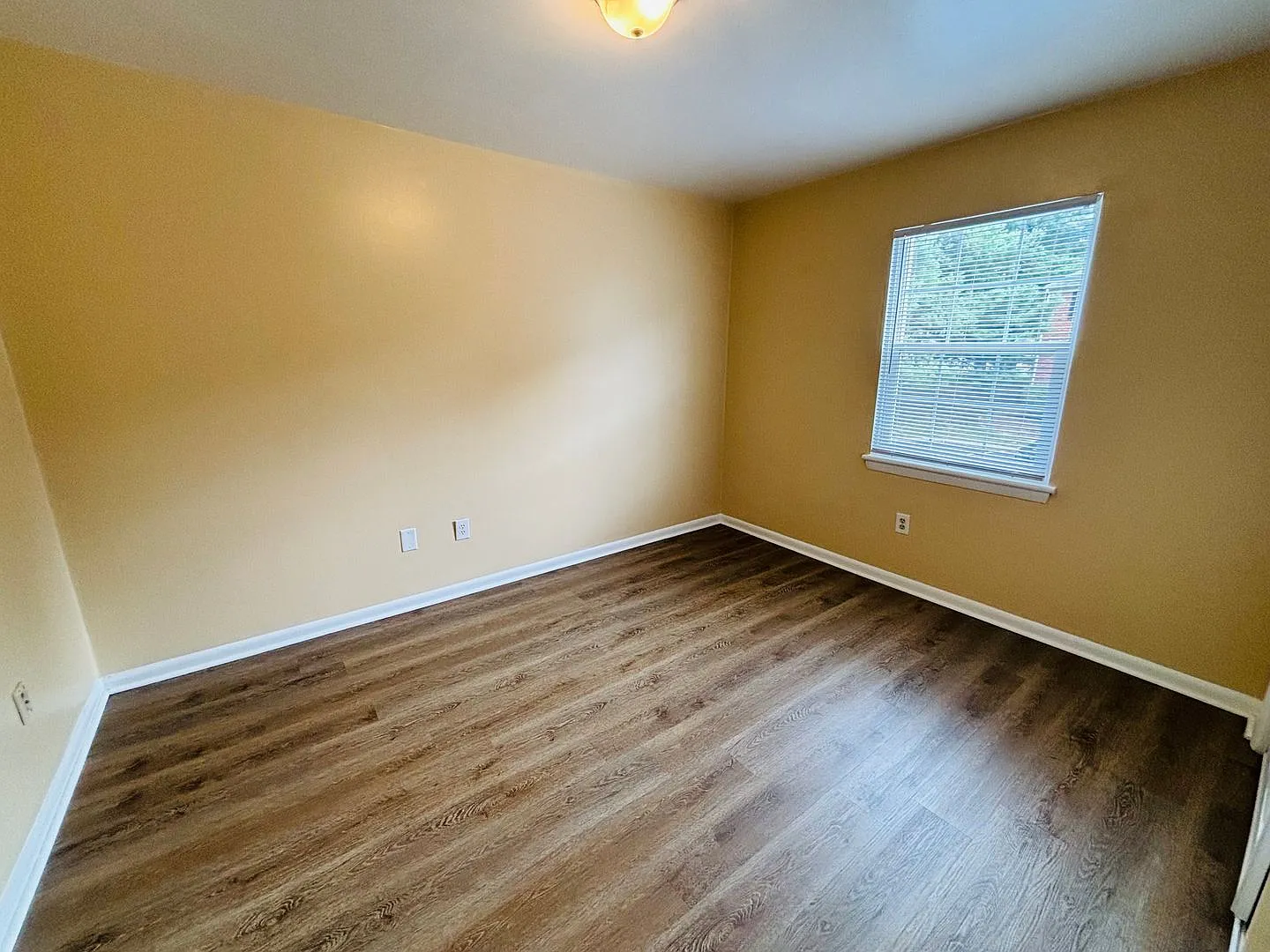 370 New Kent Rd — Photo 4