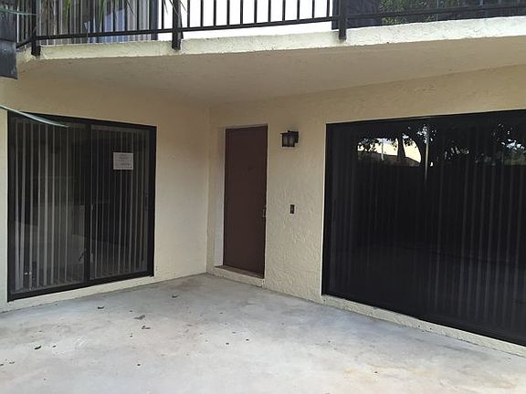 4th image of 1673 Coral Ave
