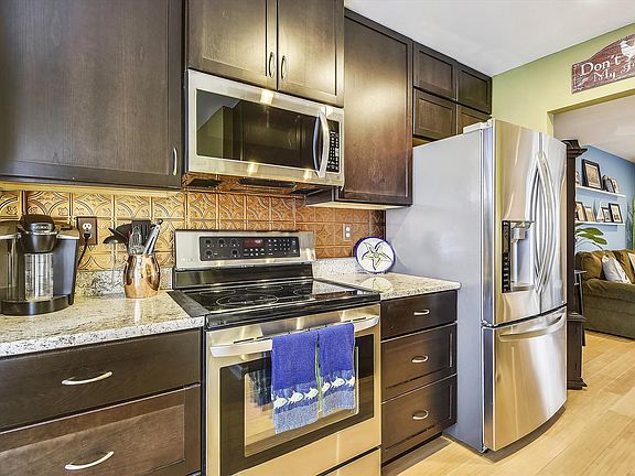 5th image of 1835 Sharwood Pl