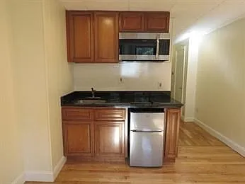 868 Beacon St #A — Photo 5