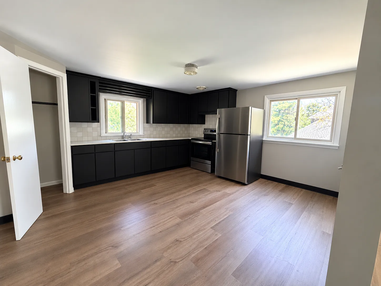 3 bed, $1,995 — Photo 3