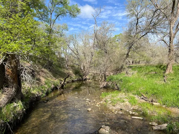 Cunningham Dr, Lockhart, TX 78644