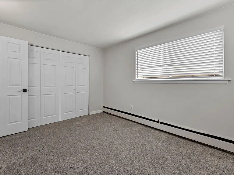Hawk Point Apartments — Photo 17