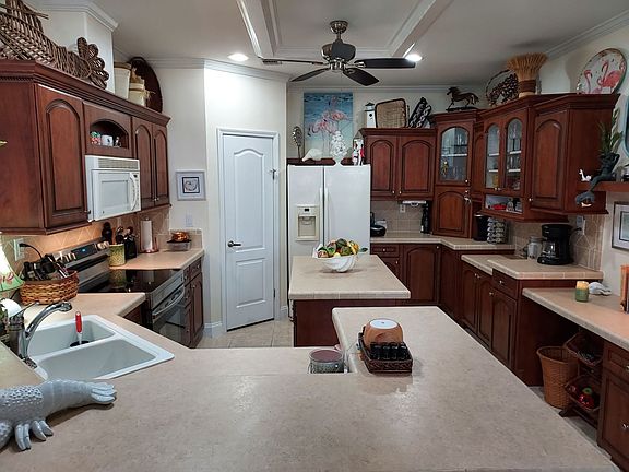 3rd image of 12 Nagua Ct #621