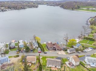 21 Shore Rd, Hopatcong, NJ 07843