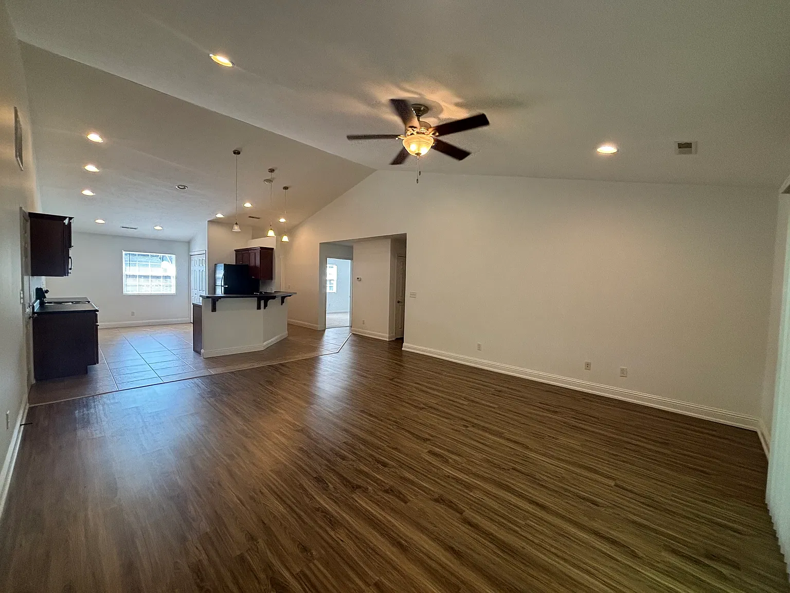 2 bed, 1350 sqft, $1,581 — Photo 4