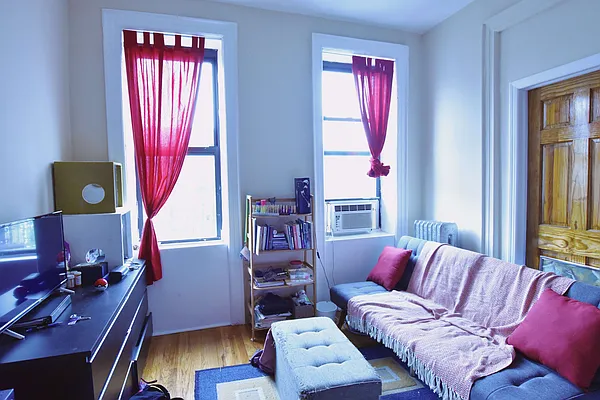 Rented by Bold New York | media 13