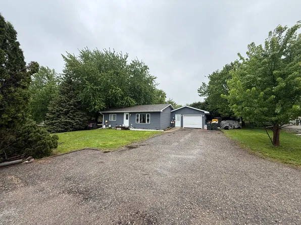 413 Main St S, New London, MN 56273