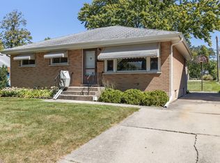 4905 Stanley Ave, Downers Grove, IL 60515