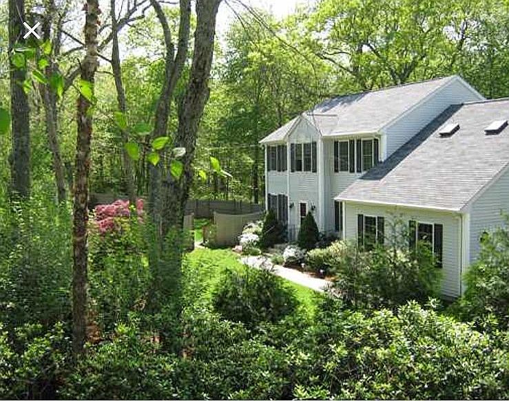 1st image of 8 Glen Hill Dr