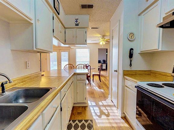 3rd image of 6206 Havendale Dr