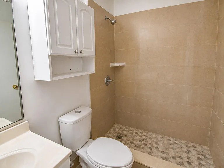 7260 Woodmont Ave #203 — Photo 7