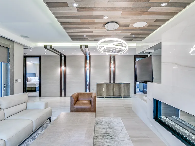 4005 Gaston Ave #Penthouse 2 — Photo 1