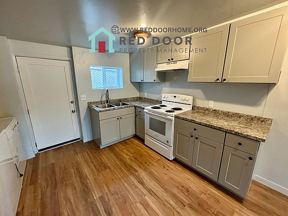 3rd image of 1121 5th Ave S APT C