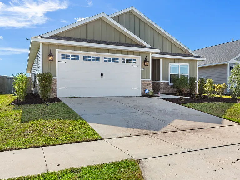 1689 SW 71st Cir — Photo 1