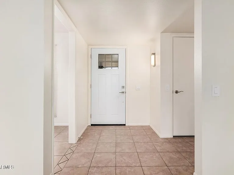 10641 W Boswell Blvd — Photo 2