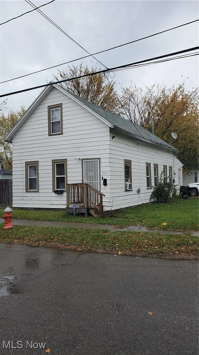 3267 W 48th St photo 1