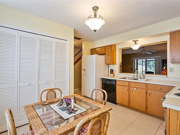 5th image of 543 Green Spring Cir