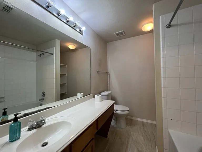 712 Linden Ave — Photo 9
