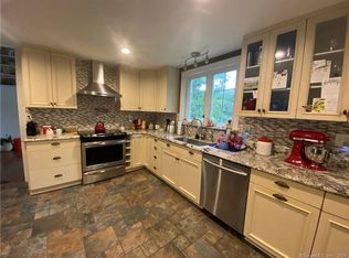 380 Elm St, Monroe, CT 06468