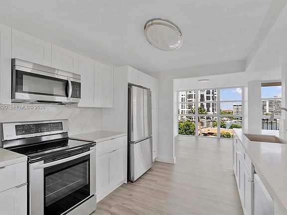 4th image of 200 Leslie Dr APT 631