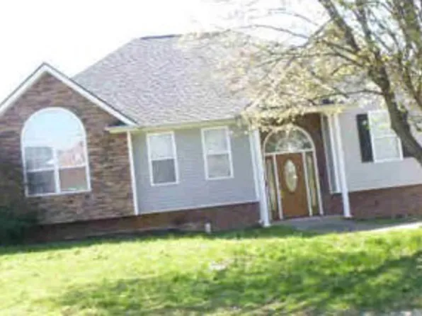 1613 Autumn Dr, Clarksville, TN 37042