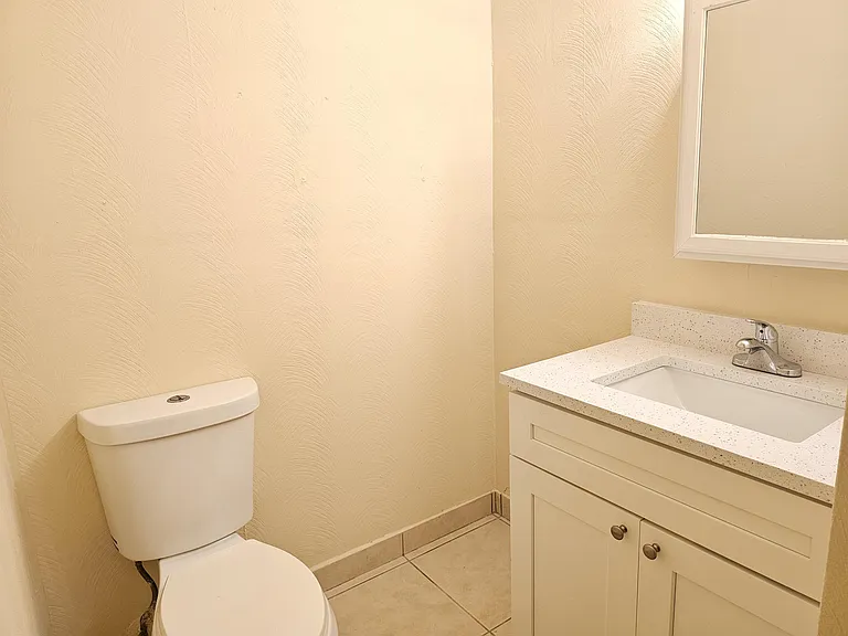 5836 S 37th Ct — Photo 11