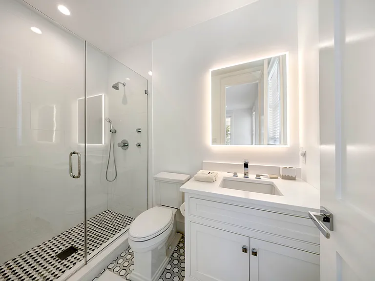 13 Beach Ln — Photo 11