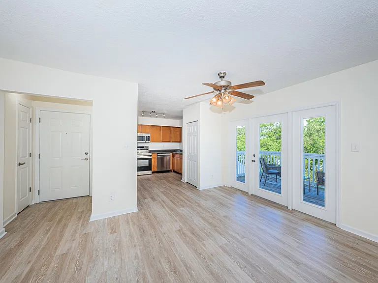 251 Pompano Dr SE #D — Photo 12