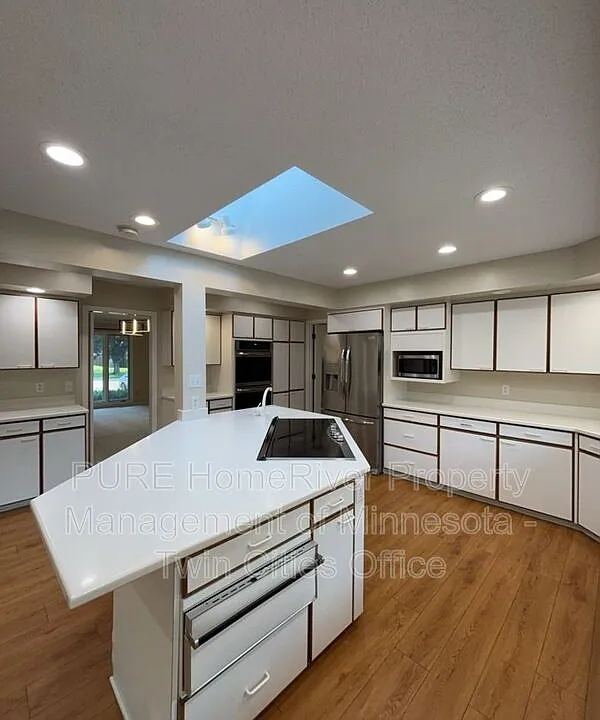7420 Hyde Park Cir
