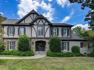 710 Dover Rd, Greensboro, NC 27408