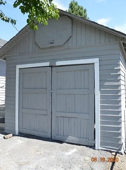 210 McKinley St — Photo 4