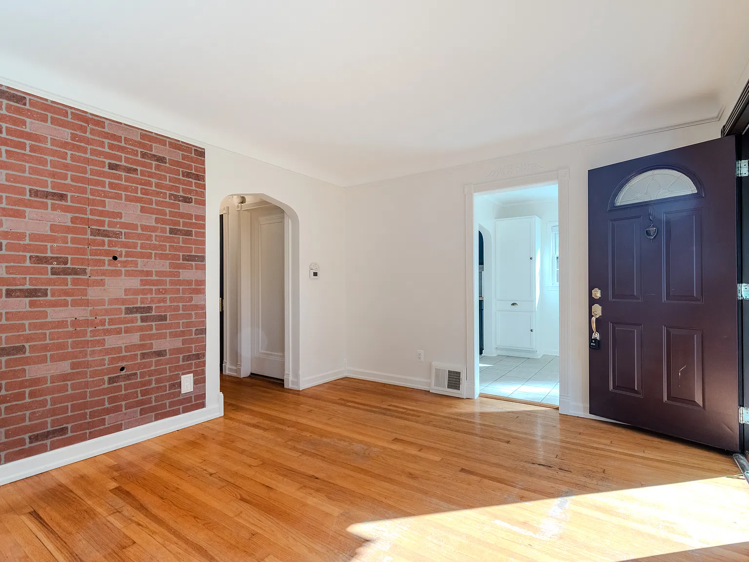 3 bed, 1720 sqft, $2,200 — Photo 3