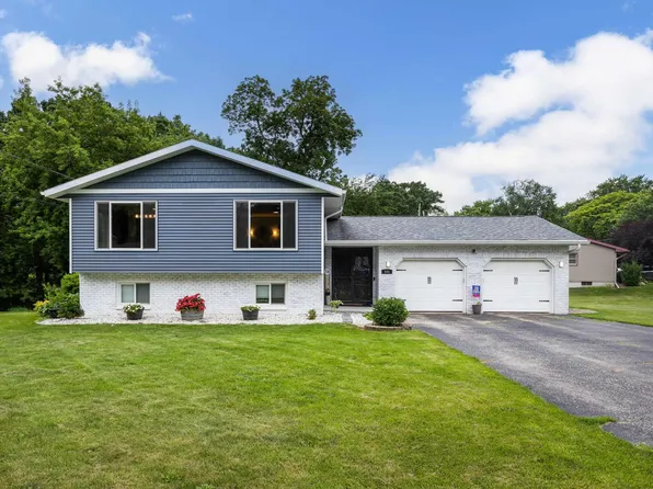 504 Hill St, Deforest, WI 53532