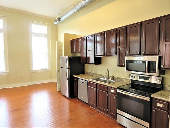 3rd image of 715 Sherman St #4