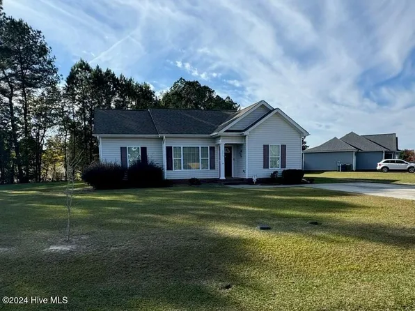 202 Red Oak Drive, Washington, NC 27889
