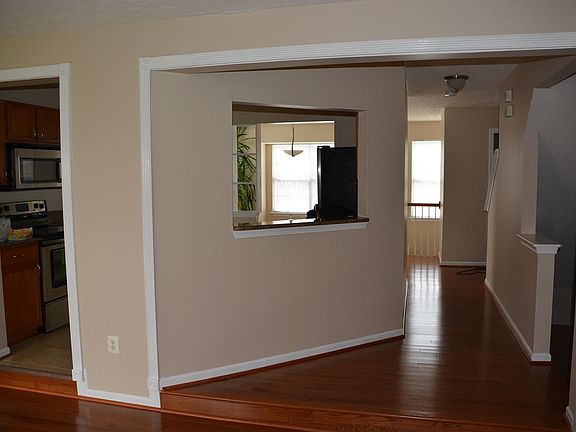 5th image of 9910 Prince Royal Pl