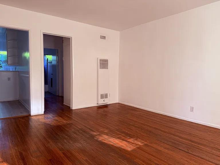 1380 Masselin Ave #6 — Photo 4