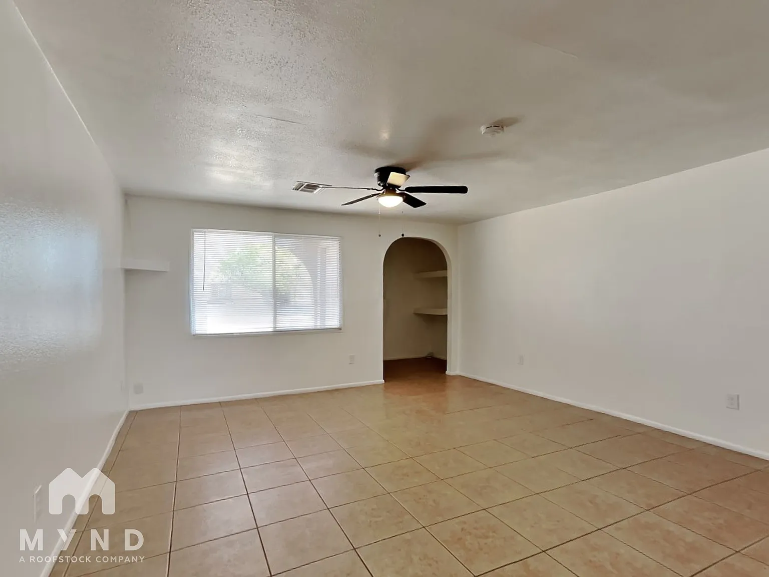 4 bed, 2.0 bath, 1869 sqft, $1,845 — Photo 4