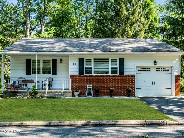 14 Michigan Avenue, Whiting, NJ 08759