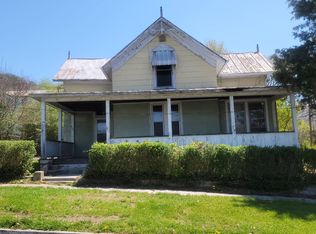 420 C St, Clifton Forge, VA 24422