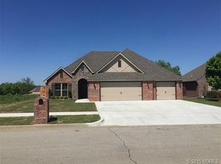 1106 S Missouri Ave, Claremore, OK 74019