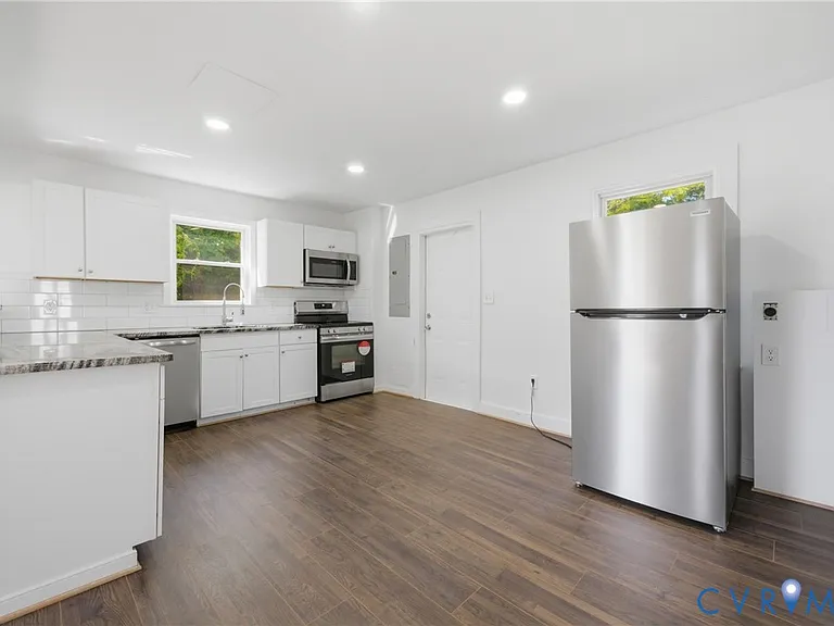 302 Marlin Dr — Photo 6