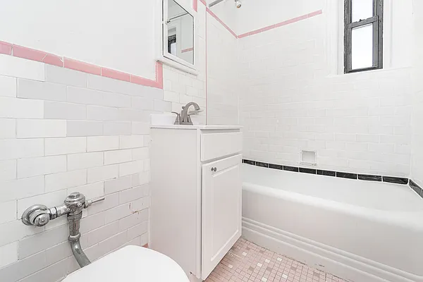 Rented by Modern Spaces | media 15