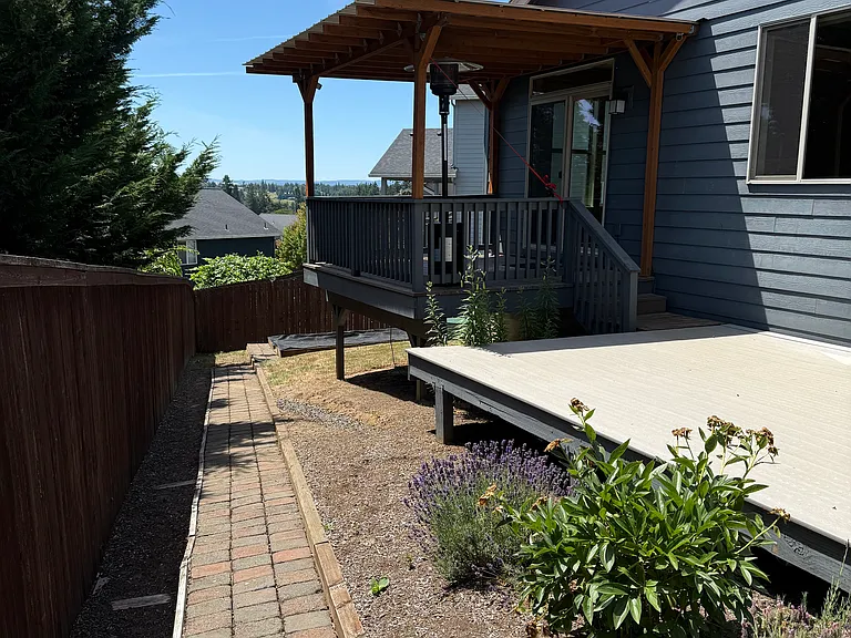 1411 W East Pl — Photo 8
