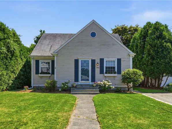 106 Fales Rd, Bristol, RI 02809