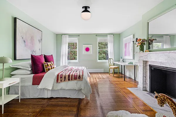 Sold by Compass | media 23