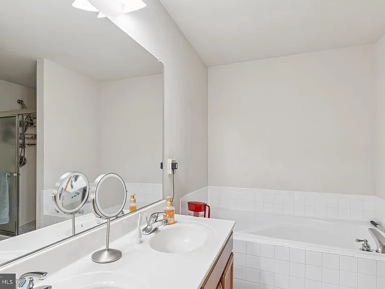7821 Outing Ave #A — Photo 10
